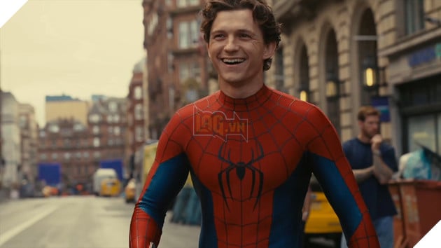 Hình ảnh về sao nam Tom Holland tại hậu trường phim Spider-Man: Brand New Day.