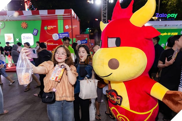 Các game thủ hòa cùng không khí sôi động mùa lễ hội