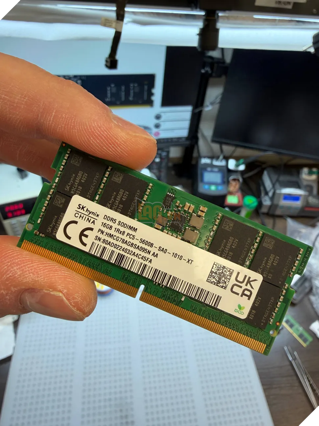 Giá Ram Đắt Đỏ, 'Nga ngố' Chơi Lớn Tự Chế Thanh RAM DDR5 32GB Cho PC Từ Bộ Nhớ Laptop 2