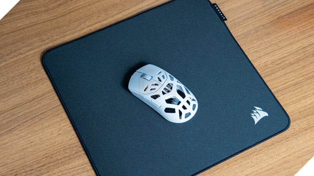 Trên Tay Corsair Sabre v2 Pro Wireless MG: Khung magie, phản hồi siêu nhanh và sự ổn định cho đấu trường FPS 15