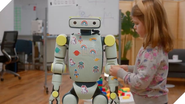 Startup New York ra mắt robot hình người bọc xốp, lấy cảm hứng từ WALL E 4