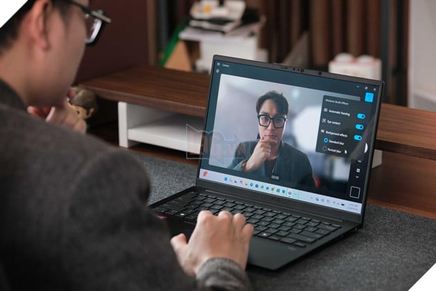 Đánh Giá ASUS Zenbook 14 UM3406GA Và ASUS Vivobook S14 M3407GA : Mỏng Nhẹ, Pin Lâu 11