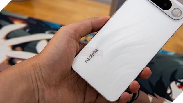 Đánh giá smartphone realme 16 5G: Thiết kế ấn tượng, hiệu năng mạnh mẽ, pin khủng  4