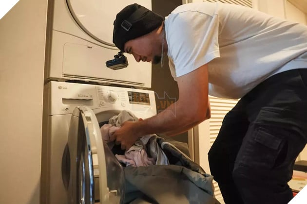 Lao động tự do được trả tiền để quay video làm việc nhà nhằm huấn luyện robot