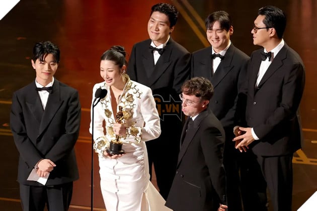 Hình ảnh tại phần trao giải Oscar 2026 cho ê kíp phim KPop Demon Hunters.