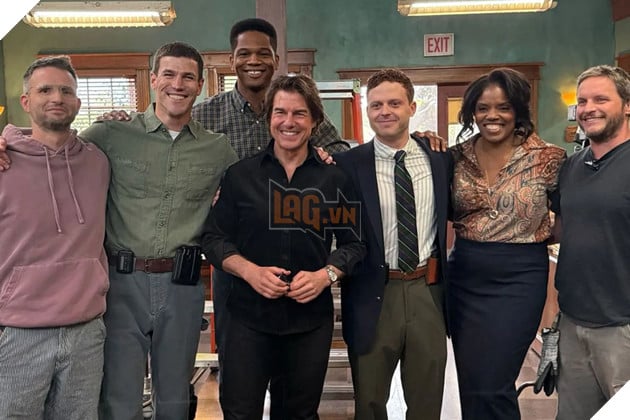 Hình ảnh diễn viên Tom Cruise trên phim trường NCIS: Origins.