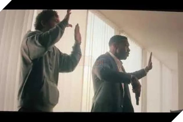 Phân đoạn dẫn đến tai nạn trên phim trường của Jonathan Majors và bạn diễn.