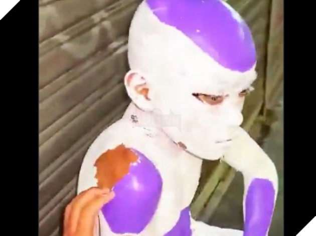 Khi mẹ nhà người ta trổ tài sáng tạo: Giúp con hóa thân thành Frieza nhưng lại dùng nhầm... sơn tường! 3