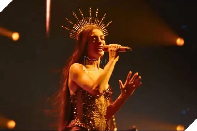 Hình ảnh về diễn viên Anne Hathaway trong phim Mother Mary.
