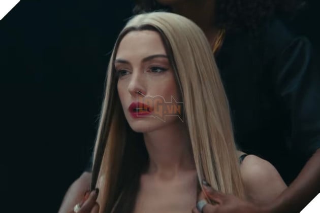 Hình ảnh về diễn viên Anne Hathaway trong phim Mother Mary.