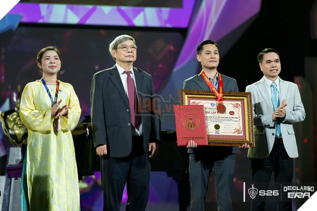 Chung kết ĐTDV Mùa Xuân 2026 xác lập kỷ lục sân khấu 3D Mapping lớn nhất Việt Nam cho Esports 3