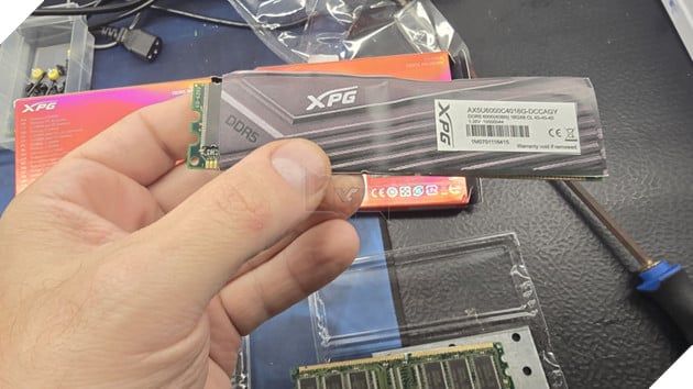 Xuất hiện RAM DDR5 giả chứa “chip rỗng”: Chiêu lừa mới giữa khủng hoảng bộ nhớ AI 2