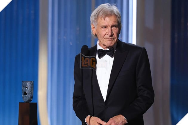 Hình ảnh về diễn viên Harrison Ford với giải thưởng Screen Actors Guild Life Achievement Award nhằm ghi nhận hơn 60 năm cống hiến cho điện ảnh