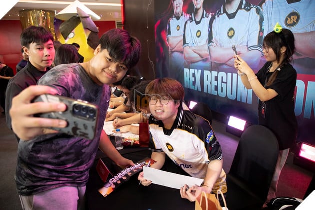 Fanmeeting của Rex Regum Qeon tại VCT 2026 Pacific: Stage 1 thu hút đông đảo fan hâm mộ 7