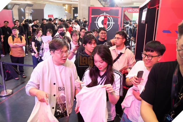 Fanmeeting của Rex Regum Qeon tại VCT 2026 Pacific: Stage 1 thu hút đông đảo fan hâm mộ