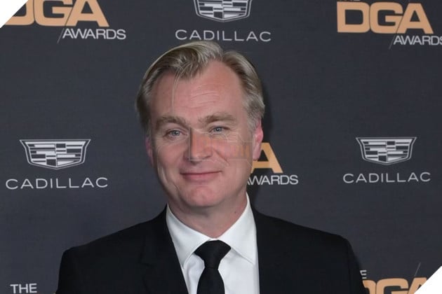 Hình ảnh về nhà làm phim nổi tiếng Christopher Nolan.