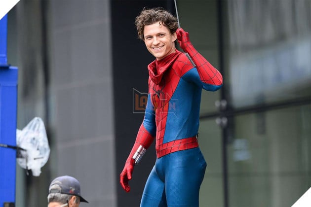 Hình ảnh về sao nam Tom Holland trong tạo hình nhân vật "Spiderman".