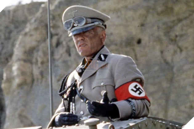 Hình ảnh về cố diễn viên trong phim Indiana Jones and the Last Crusade (1989).