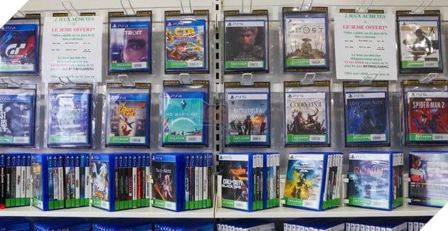 Hideo Kojima lo ngại tương lai số hóa của ngành game sau khi Sony khai tử đĩa vật lý 3