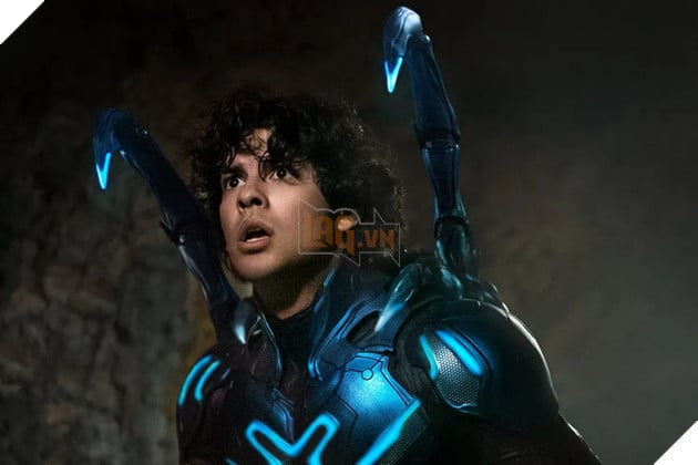 Hình ảnh về Xolo Maridueña trong vai Blue Beetle.