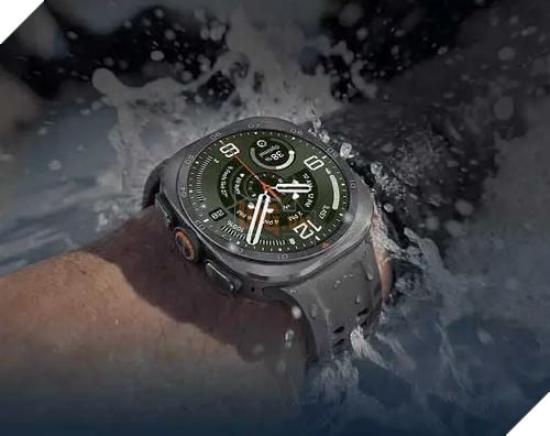 Galaxy Watch Ultra 2 lộ ảnh quảng cáo cận ngày ra mắt, hé lộ màn hình 5.000 nit và chuẩn IP69K 2