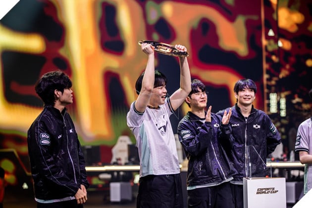Dplus KIA Đánh Bại Đội Tuyển Pháp Karmine Corp Và Giành Ngôi Vô Địch Bộ Môn LMHT Tại Esports World Cup 2026