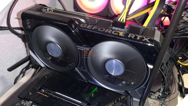 Modder Trung Quốc chế card đồ họa GeForce RTX 4060 Windows 11 trên máy trạm Huawei Arm