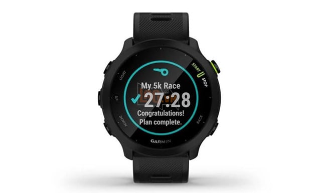 Garmin Forerunner 55 khi chạy dưới mưa: Gọn nhẹ, dễ thao tác 3