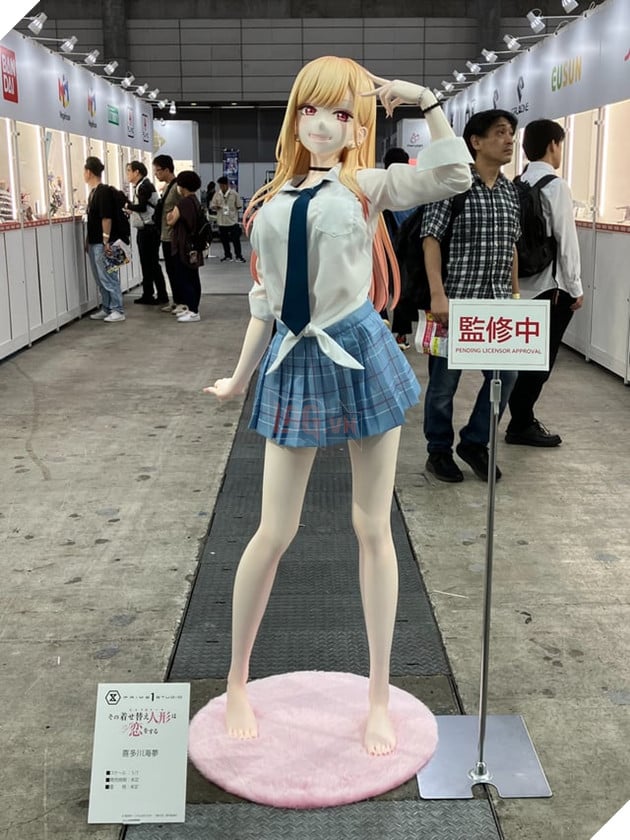  Gây bão tại sự kiện Anime: Mô hình Marin Kitagawa tỷ lệ 1:1 gây sốt vì độ tinh xảo và câu trả lời bất ngờ dưới lớp váy 2