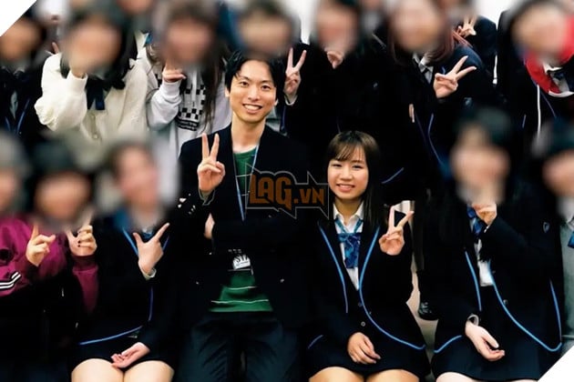 Bổn cũ soạn lại như phim ngôn tình: Cựu idol Nhật Bản gây bão khi kết hôn với thầy giáo chủ nhiệm hơn 17 tuổi sau 7 năm kiên trì theo đuổi