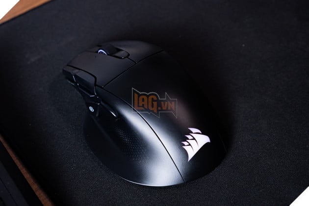 Review Corsair NIGHTSWORD v2 WIRELESS SD : Khi chuột gaming trở thành trung tâm điều khiển 11