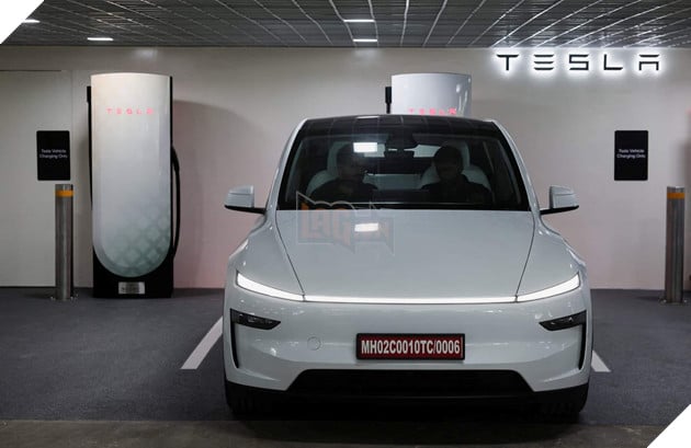 Tesla tích hợp Starlink vào Cybercab, đưa internet vệ tinh lên taxi tự lái
