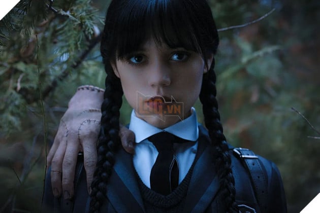 Hình ảnh về diễn viên Jenna Ortega trong phim "Wednesday".