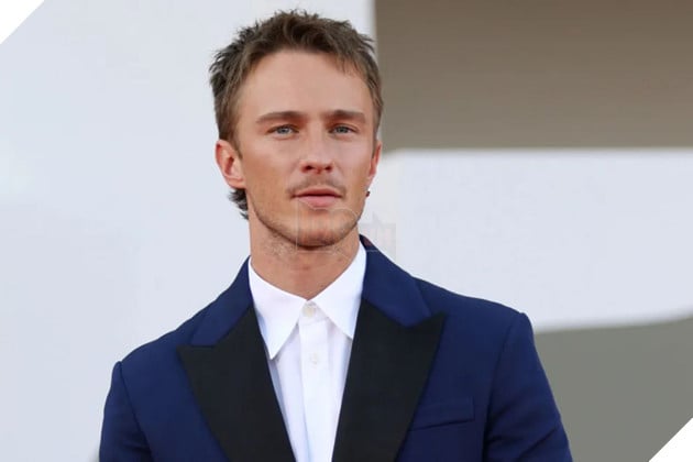 Hình ảnh về nam diễn viên Drew Starkey.