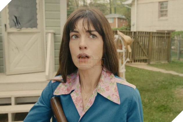 HÌnh ảnh về bộ phim The End of Oak Street có sự tham gia của nữ diễn viên Anne Hathaway.