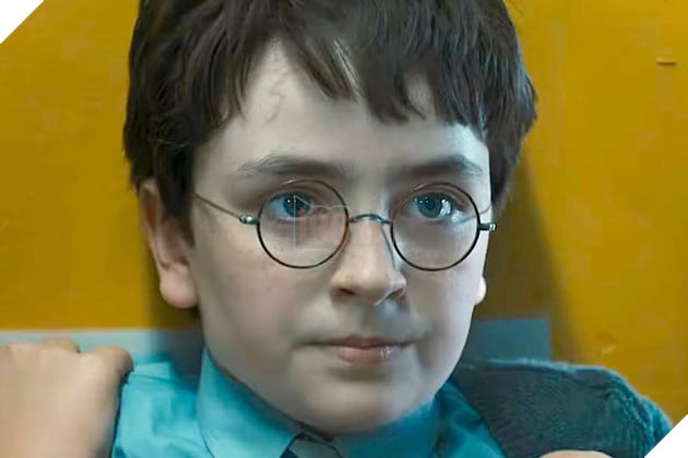 Hình ảnh nhân vật Harry Potter của Dominic McLaughlin trong HBO.