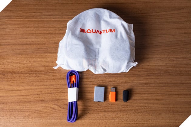 Review JBL Quantum 650 Wireless: Thiết kế khác biệt, pin tháo rời và chất âm sinh ra cho game thủ 2