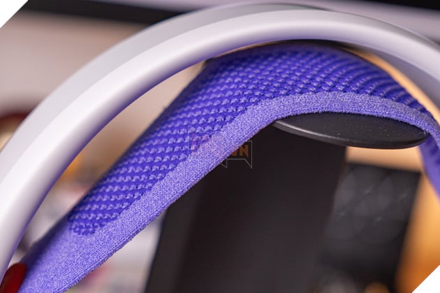 Review JBL Quantum 650 Wireless: Thiết kế khác biệt, pin tháo rời và chất âm sinh ra cho game thủ 6