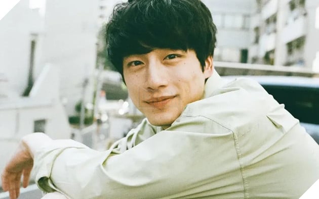 Sau hơn 1 năm vướng ồn ào tình cảm với Nagano Mei: Nam tài tử Sakaguchi Kentaro bất ngờ thông báo kết hôn cùng bạn gái ngoài ngành giải trí 3
