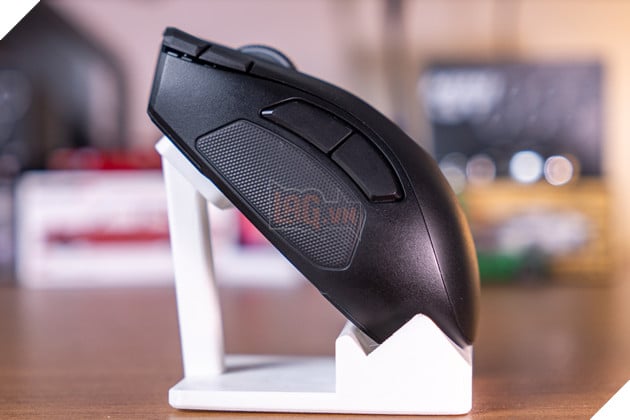 Razer Naga V3 Pro Review: Chuột MMO “3 Trong 1” Cho Game Thủ 8