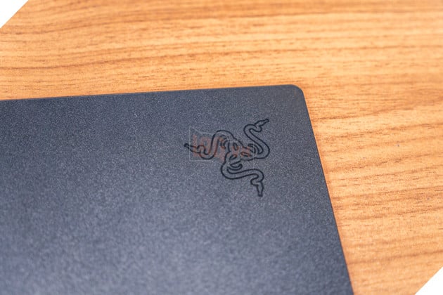 Razer Naga V3 Pro Review: Chuột MMO “3 Trong 1” Cho Game Thủ 34