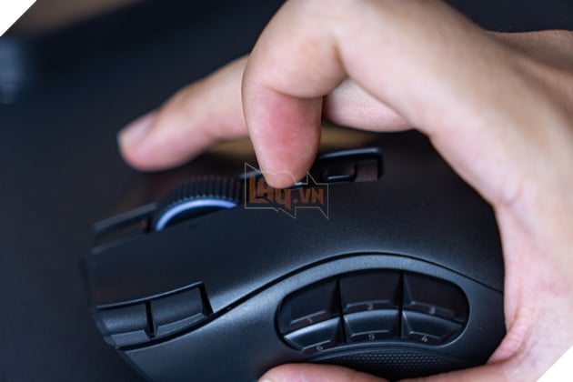 Razer Naga V3 Pro Review: Chuột MMO “3 Trong 1” Cho Game Thủ 18