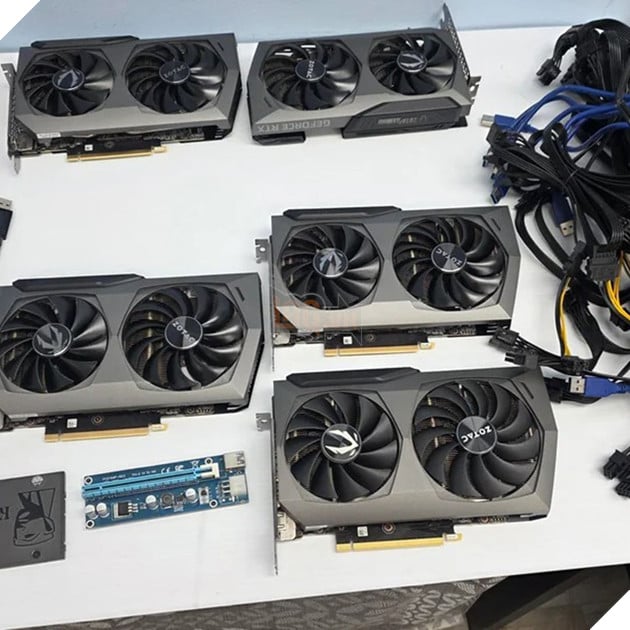 Người dùng Reddit bất ngờ tìm thấy 12 card RTX 3070 trong hai dàn máy đào tiền ảo 2