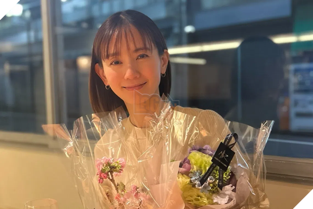Nữ diễn viên tài hoa Nakamura Yuri qua đời ở tuổi 44 sau thời gian thầm lặng chiến đấu với ung thư trực tràng: Nụ cười dịu dàng đến những giây phút cuối đời