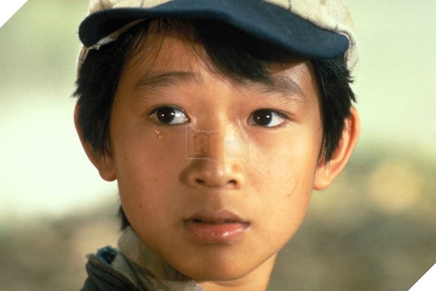 Hình ảnh nam diễn viên Quan Kế Huy trong phim "Indiana Jones and the Temple of Doom".