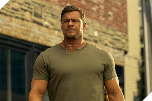 Hình ảnh về nam diễn viên Alan Ritchson.