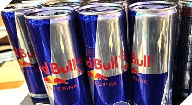 Guillermo del Toro nhớ lại thời kỳ “uống 40 lon Red Bull mỗi ngày” khi quay Blade II 2