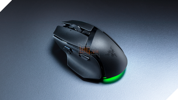 Razer Basilisk V4 Pro ra mắt, hỗ trợ xoay 180 độ nhanh chóng với một nút bấm 2