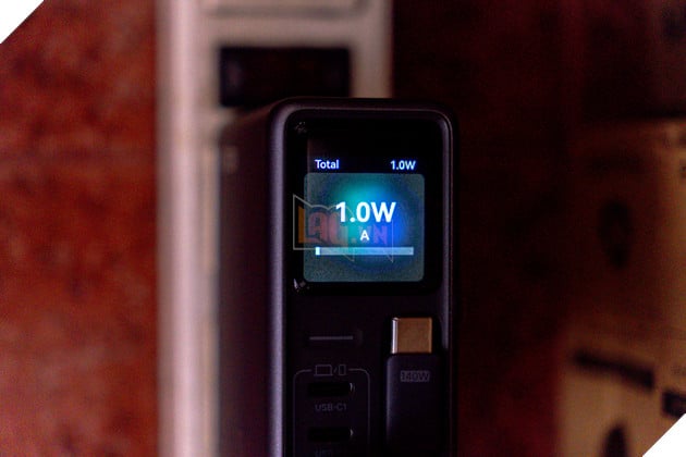 Đánh giá Ugreen Nexode Pro 160W: Bộ sạc GaN tích hợp cáp USB-C, màn hình thông minh tiện lợi 7