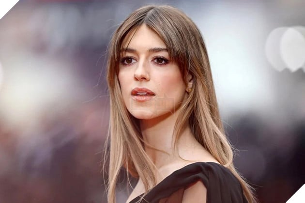 Hình ảnh về nữ diễn viên Daisy Edgar Jones.